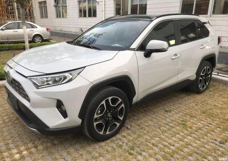 3.丰田rav4荣放 2021款 2.0l cvt两驱尊贵版(终端零售价20.