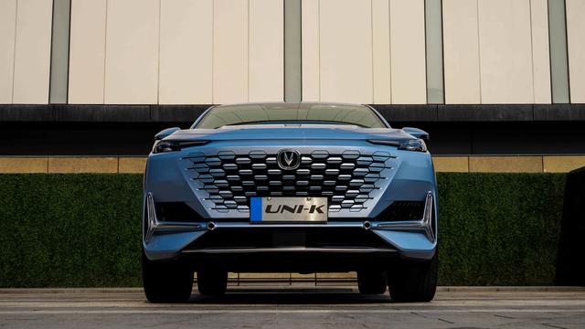 长安UNI-K火了,蓝鲸2.0T+爱信8AT,还买冠道?