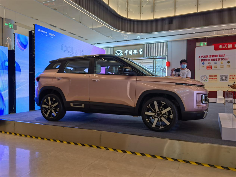 实拍吉利ICON巧克力，10.99万起，外观新颖，科技感满满