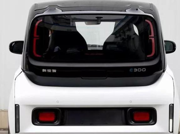 最可爱的“买菜车”来了，新宝骏E300正式亮相