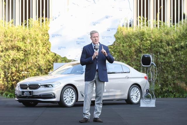 低碳出行 BMW 5系插电式混合动力礼宾车队交付万豪国际集团