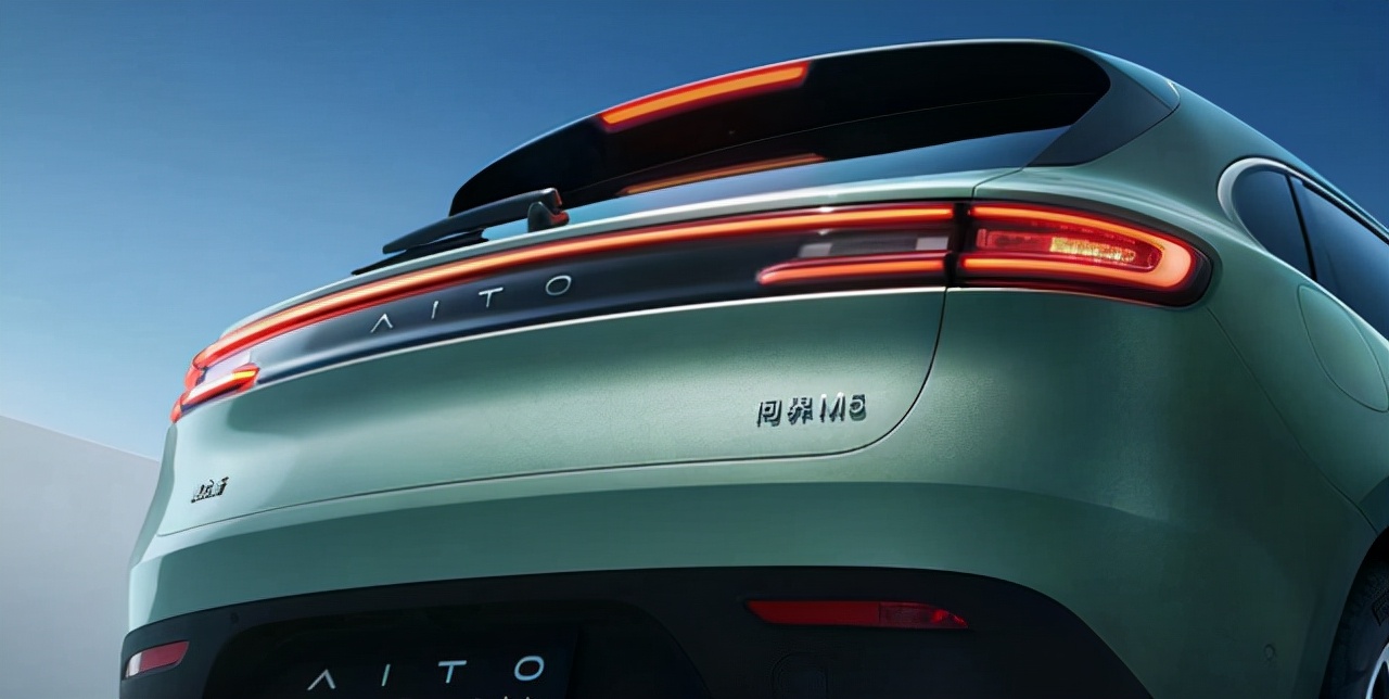 华为帮助，东风小康造出的问界M5，真能媲美百万豪车？