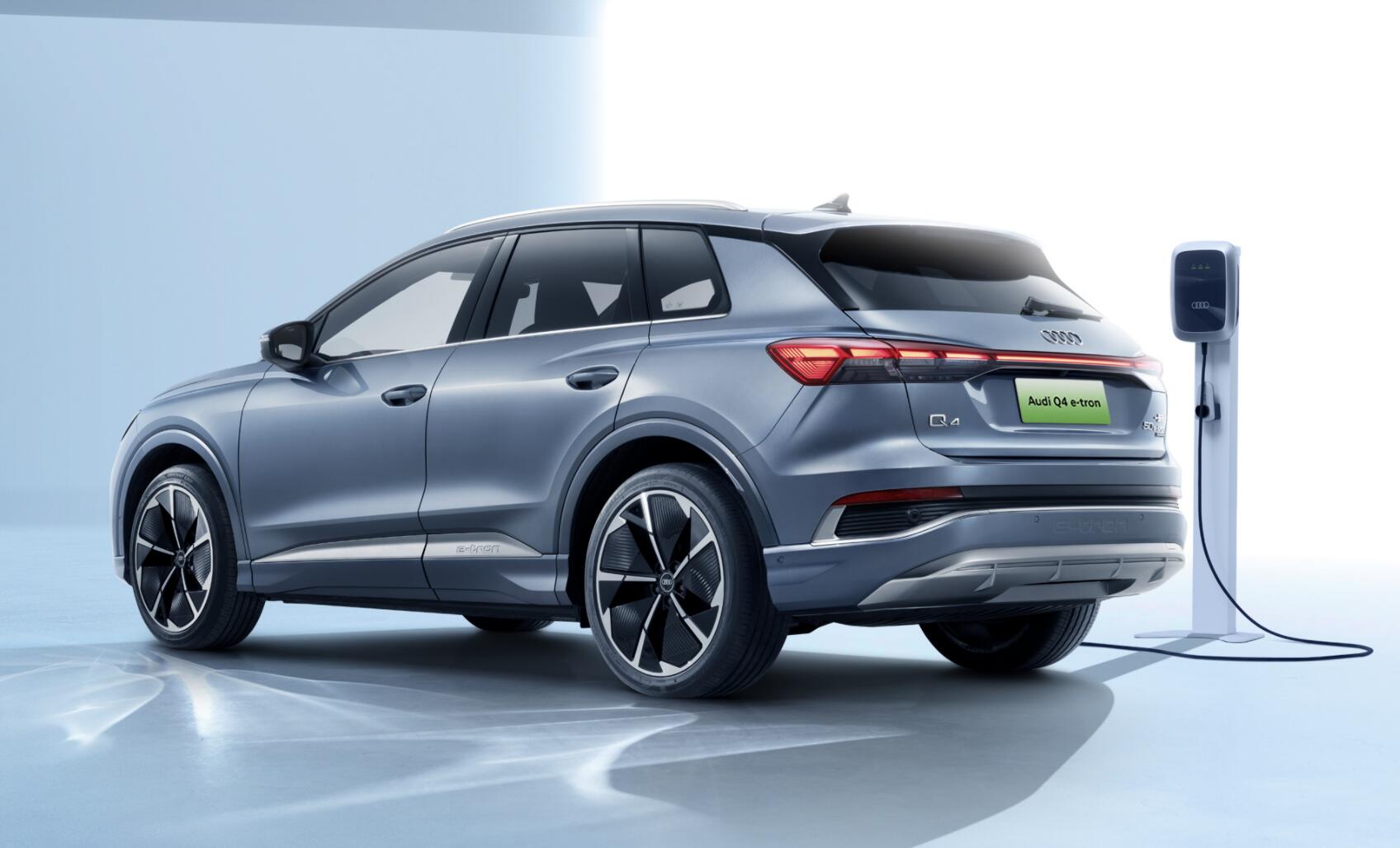 新赛道再对决，奥迪Q4 e-tron金身加持！