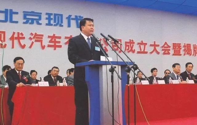 来自一个面积仅有10万平方公里的国家,记录现代汽车的成长史