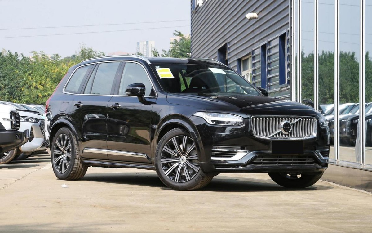 配2.0T+8AT，售价89.49万，全新混动版XC90到底值不值？