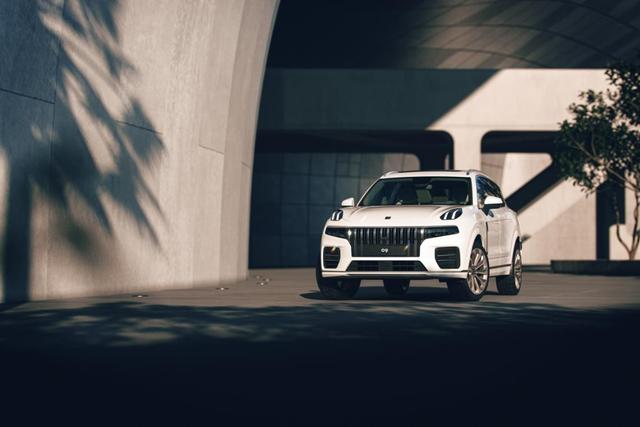 与沃尔沃XC90共享平台,自主SUV的新“大哥”出现了?