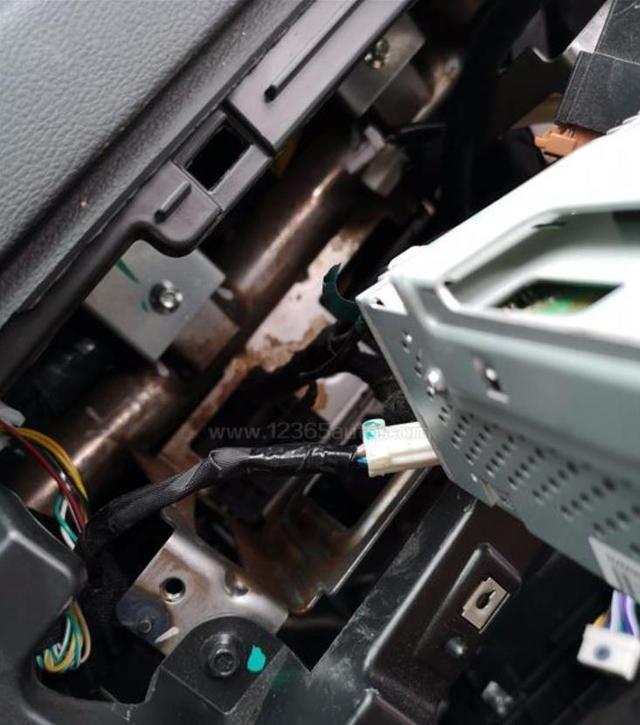 博越卷入“生锈门”,身为自主一哥,吉利是不是该反思一下了