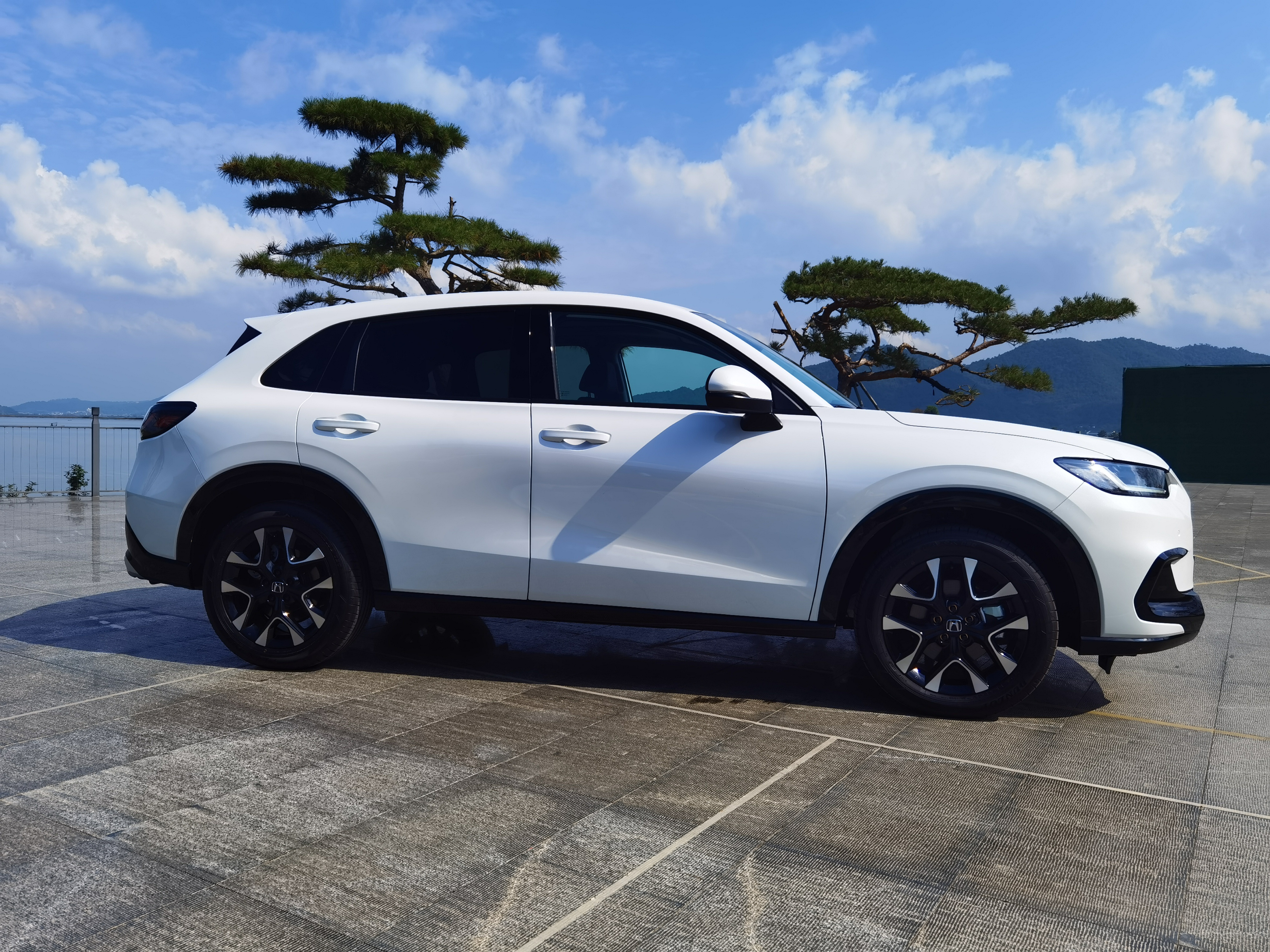 是一款紧凑级燃油SUV!可ZR-V致在凭什么代表年轻需求?