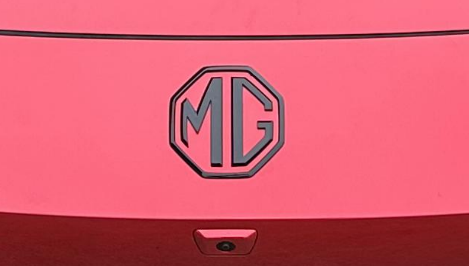 MG7动态首测，回头率贼高，三大件出彩，找回油车久违的乐趣！