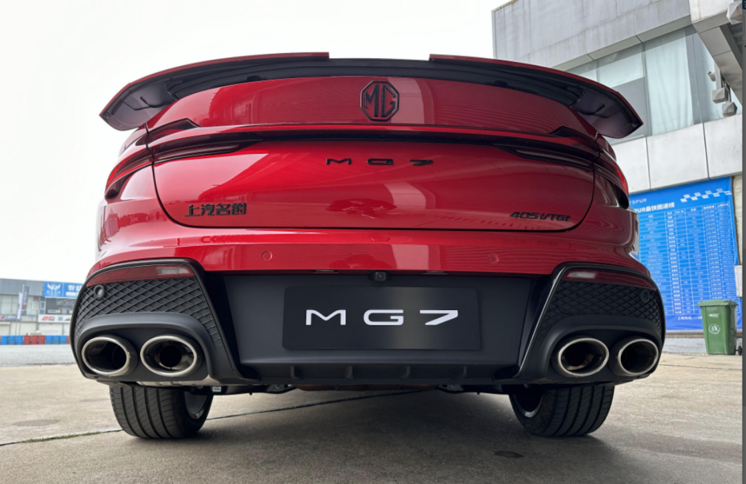 MG7动态首测，回头率贼高，三大件出彩，找回油车久违的乐趣！