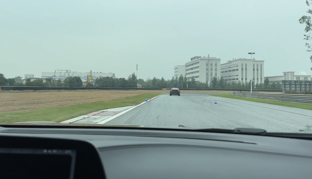 MG7动态首测，回头率贼高，三大件出彩，找回油车久违的乐趣！