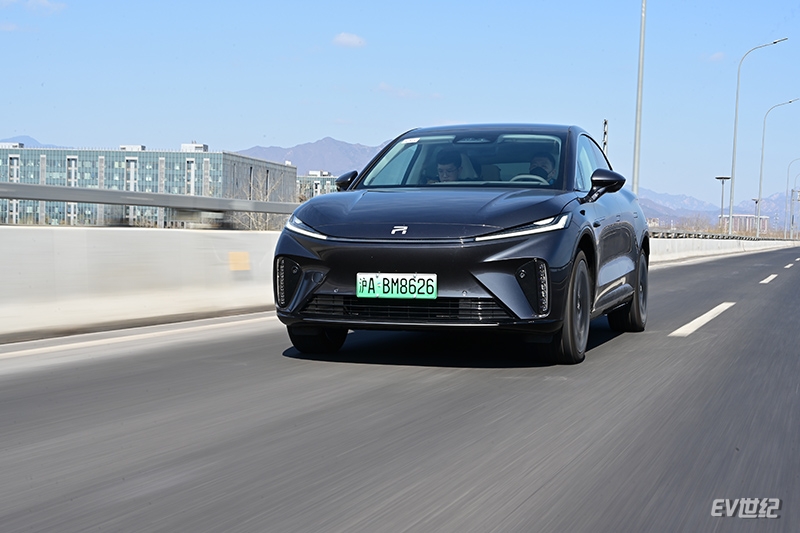 能打《拳皇》的“老司机”！飞凡R7 OTA 1.1.0版本综合体验