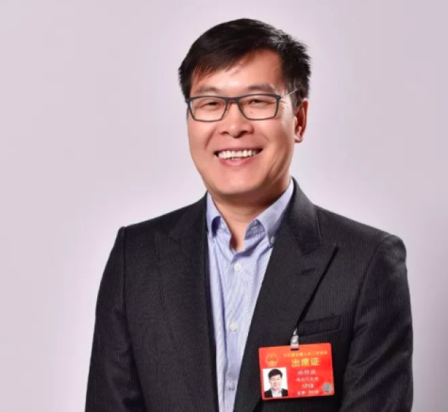 两会时间:2023年汽车行业代表都提了点啥?
