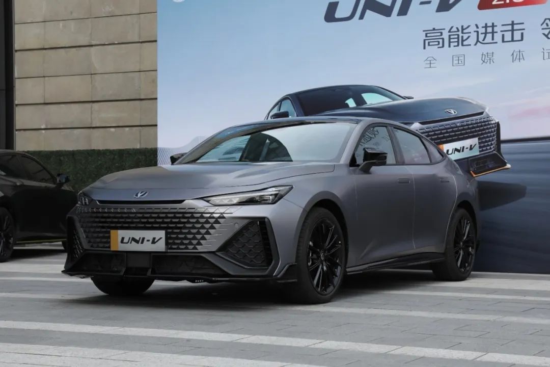 都是2.0T发动机!影豹、MG7、领克03+、长安UNI-V ,谁性能最强?
