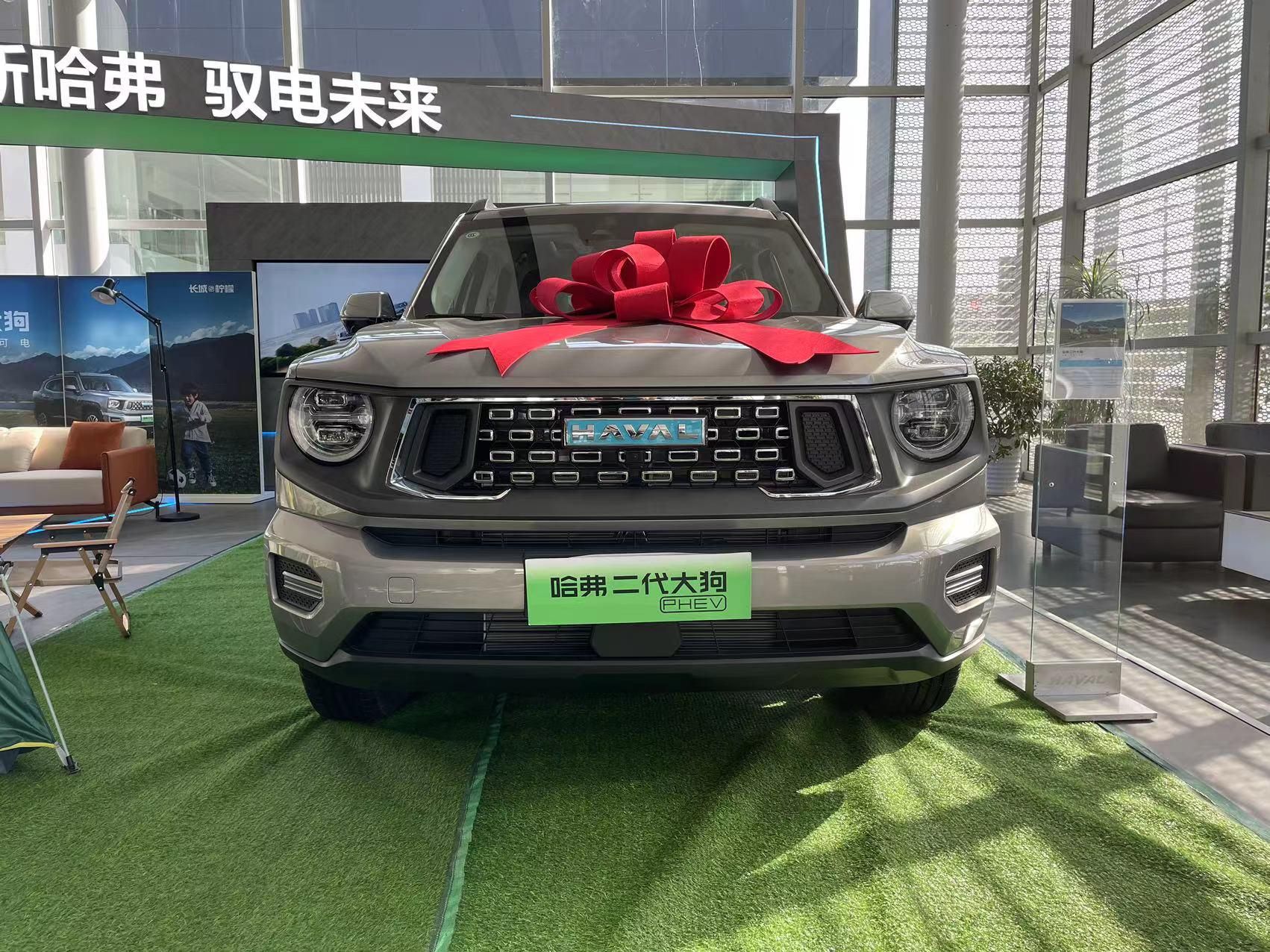 年轻人的轻越野SUV！哈弗二代大狗到店实拍，还有混动版