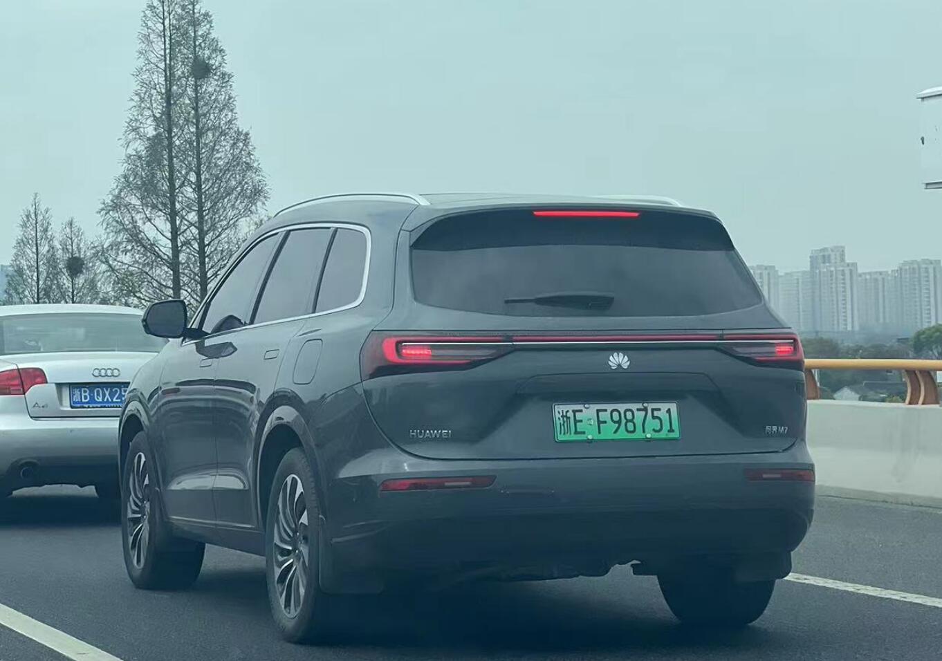 三年之后又三年,任正非喊停造车背后的是非曲折