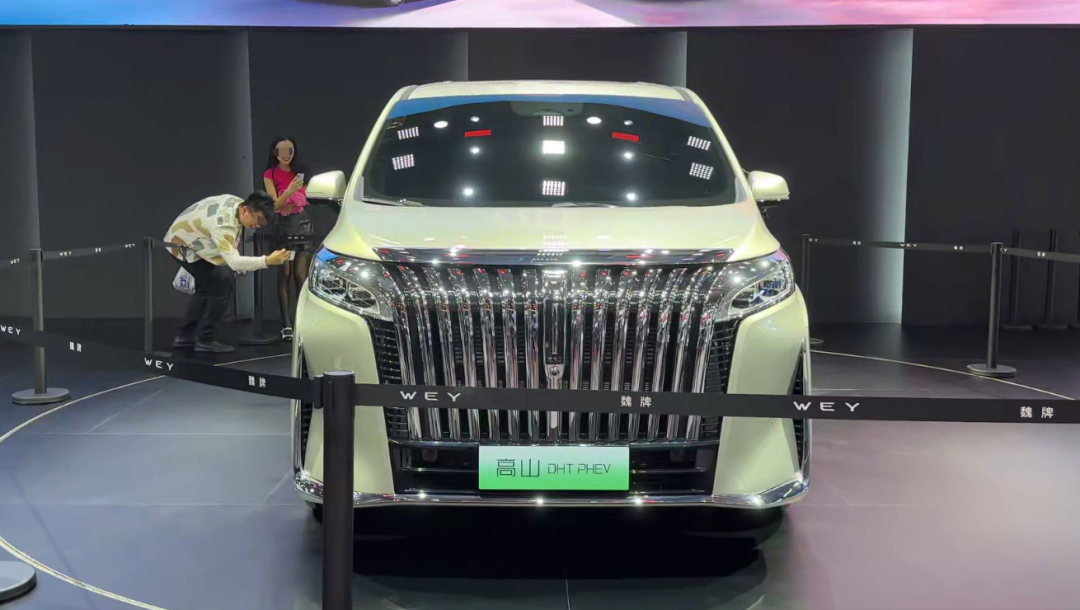 上海车展顶流来了,红旗L5、仰望U8都不及这款北欧新车