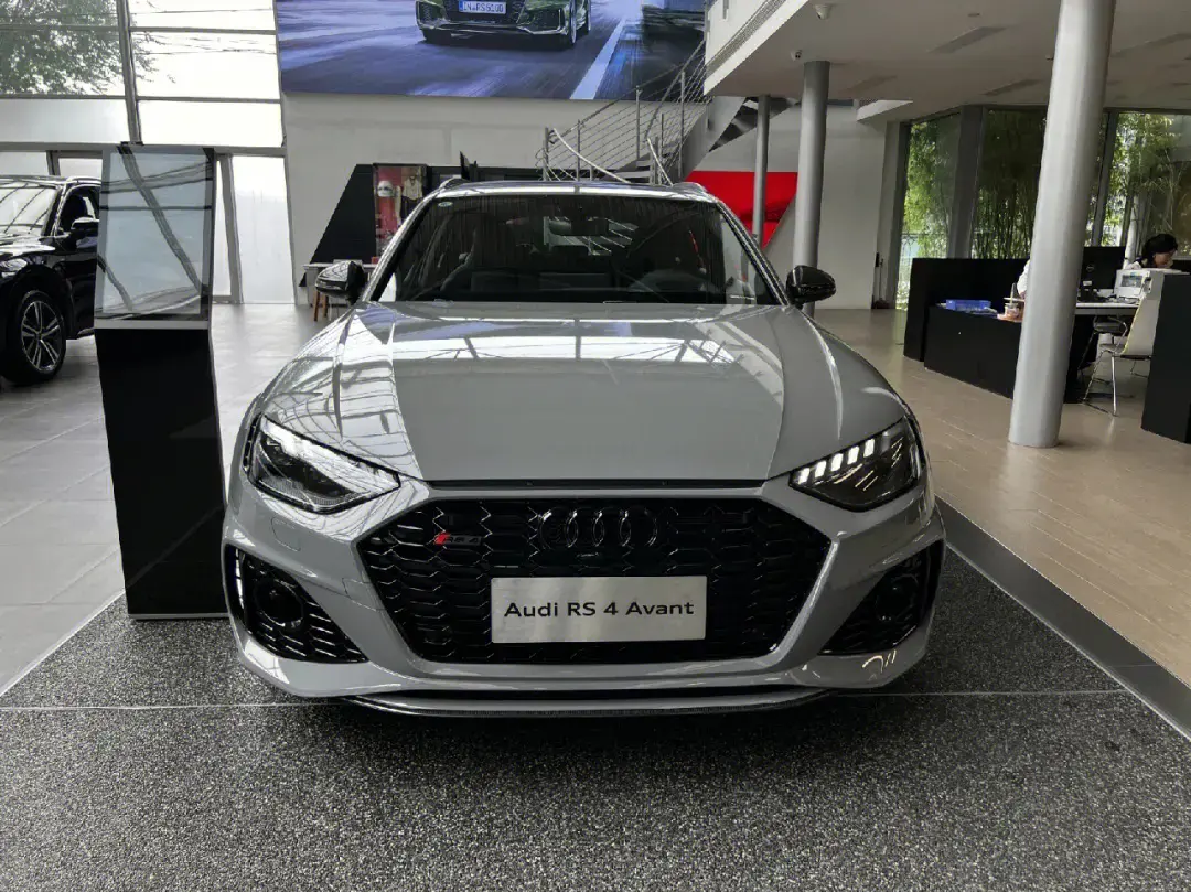 配备真quattro四驱的奥迪S4 Avant，现在已是“英雄末路”?