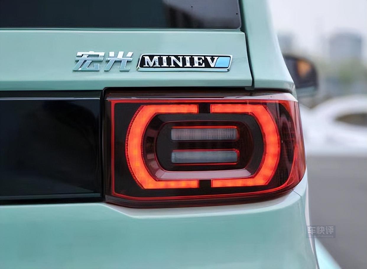 宝骏云朵要单挑比亚迪海豚？五菱这是和比亚迪杠上了