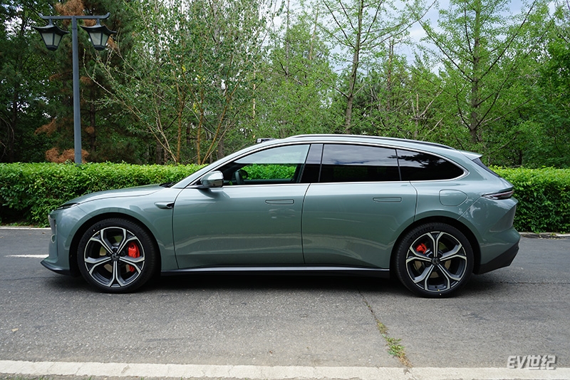 蔚来ET5旅行版上市,售29.8万-35.6万元