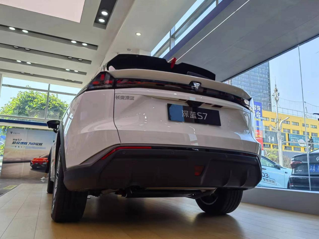 购车手册丨这次深蓝S7真不贵了，但哪款最值得买？