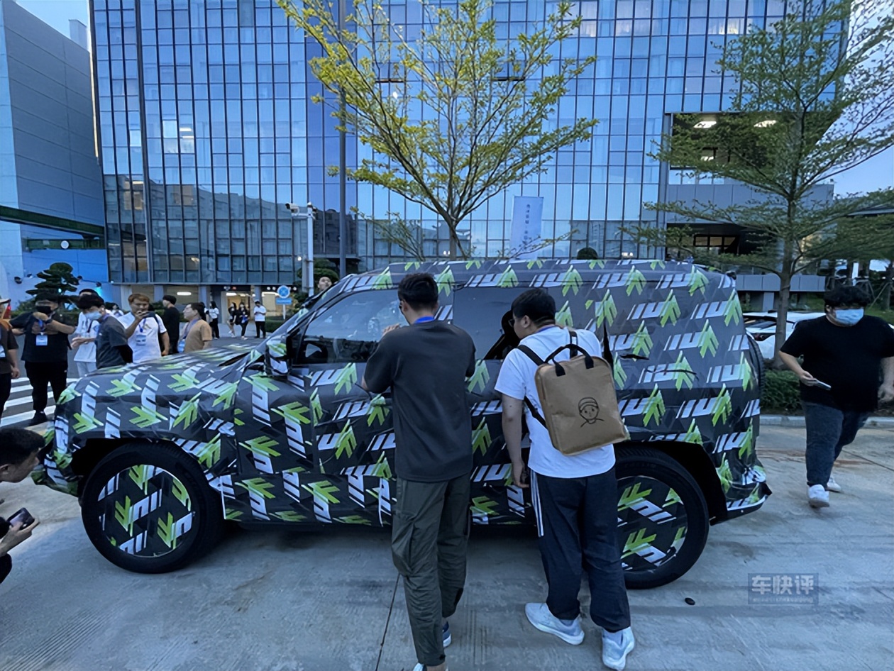 配3把锁搭载全新混动系统，比亚迪硬派越野车方程豹豹5来了