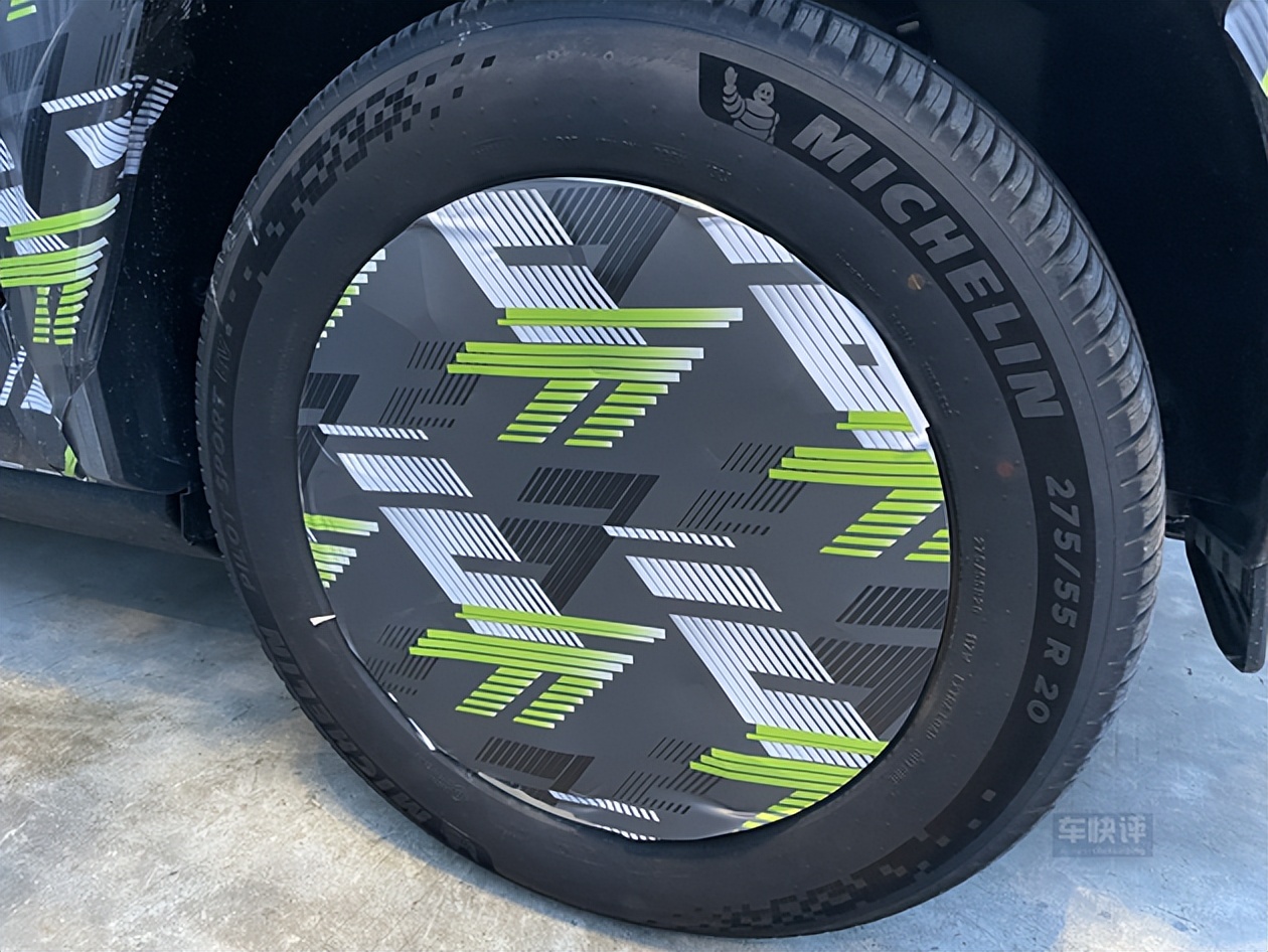 配3把锁搭载全新混动系统，比亚迪硬派越野车方程豹豹5来了