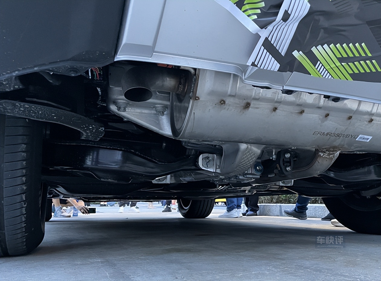 配3把锁搭载全新混动系统，比亚迪硬派越野车方程豹豹5来了