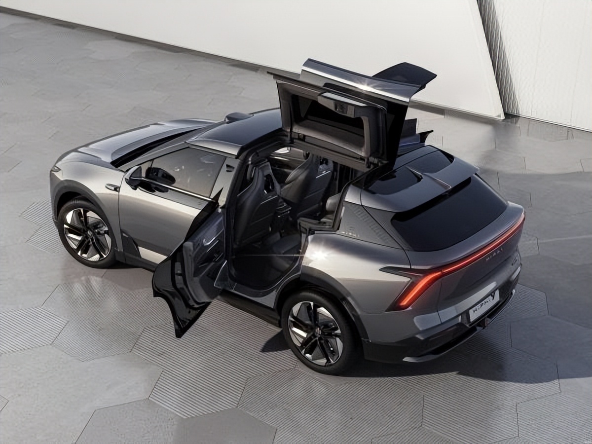 做“超豪华”没销量，“低端车”高合HiPhi Y本月将上市