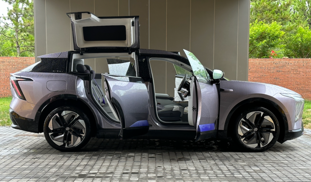 高合HiPhi Y正式：比预售价又便宜了3万，竞争蔚来ES6