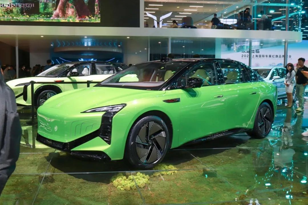 银河L6、海豹DM-i等,国产新能源轿车上新,想买车的再等等