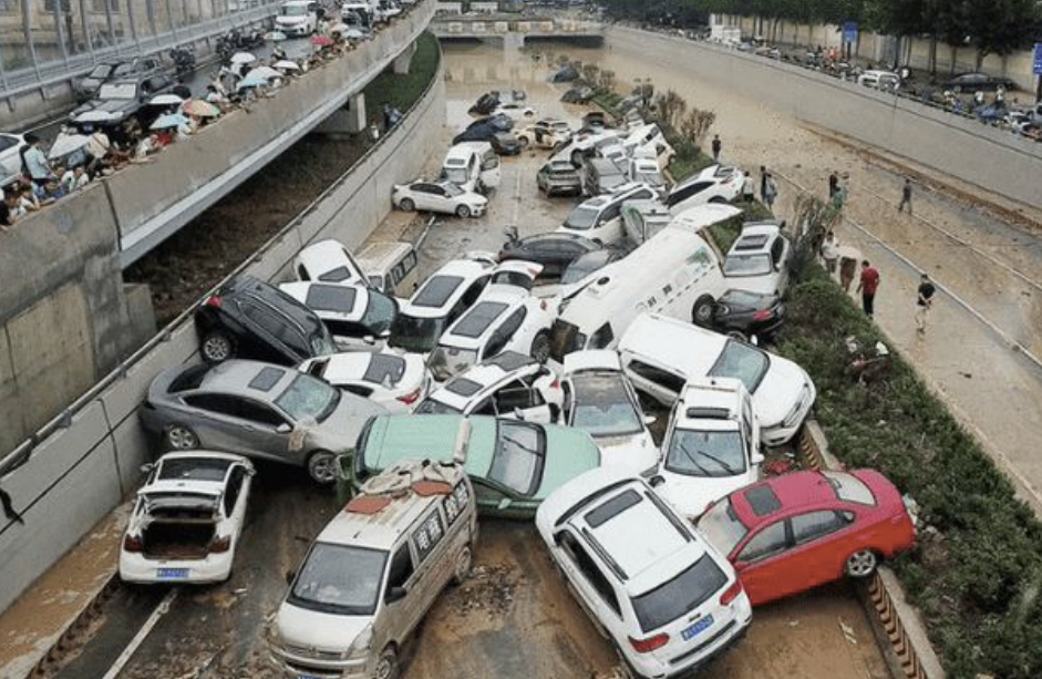 台风暴雨来袭，记住三句话！把汽车泡水损失降到最低