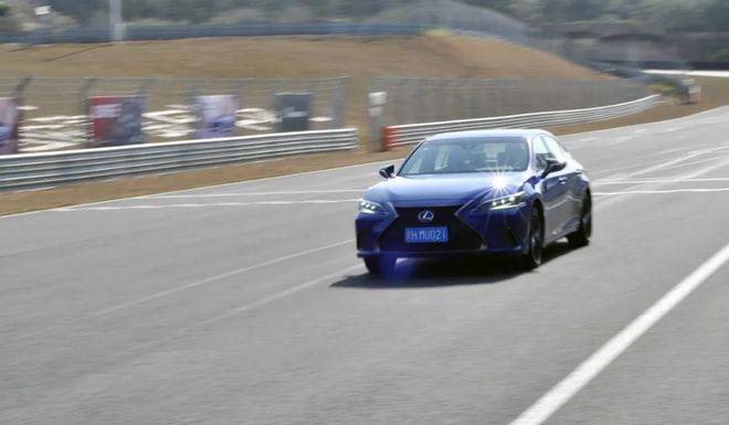 雷克萨斯ES300h F SPORT：混动+运动打造全新驾乘体验