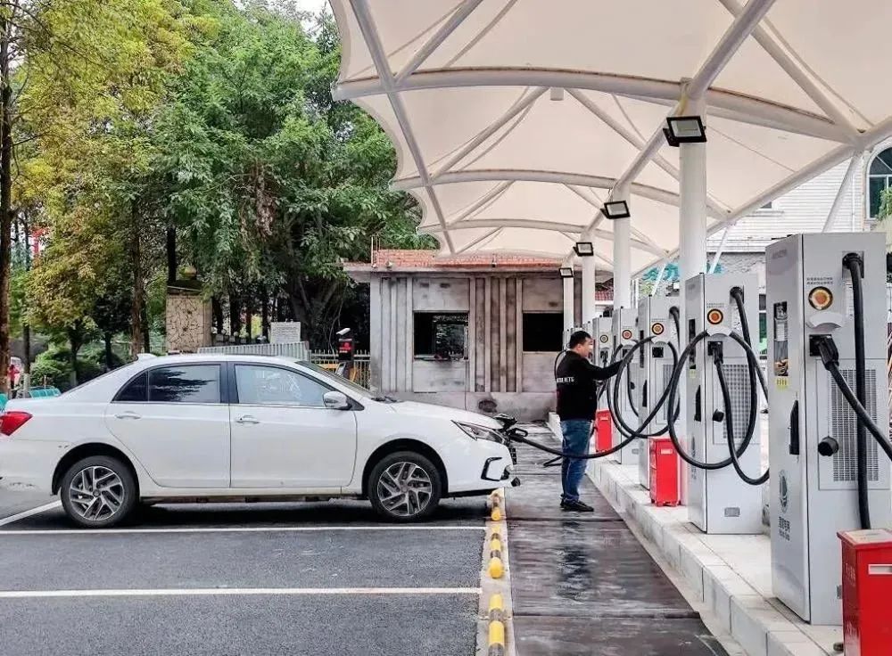 大众牵头打响8月降价潮，车市价格战没完没了？