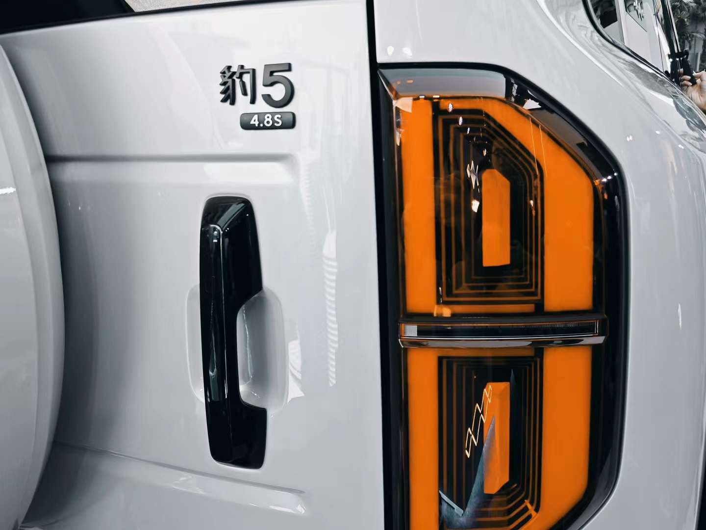 配备三把锁4.8秒破百，方程豹5终于揭开了神秘的面纱