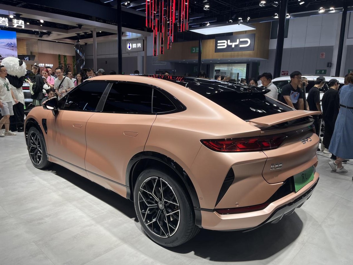 比亚迪最帅SUV!宋L有无框车门、电动尾翼等,这不比特斯拉好看?
