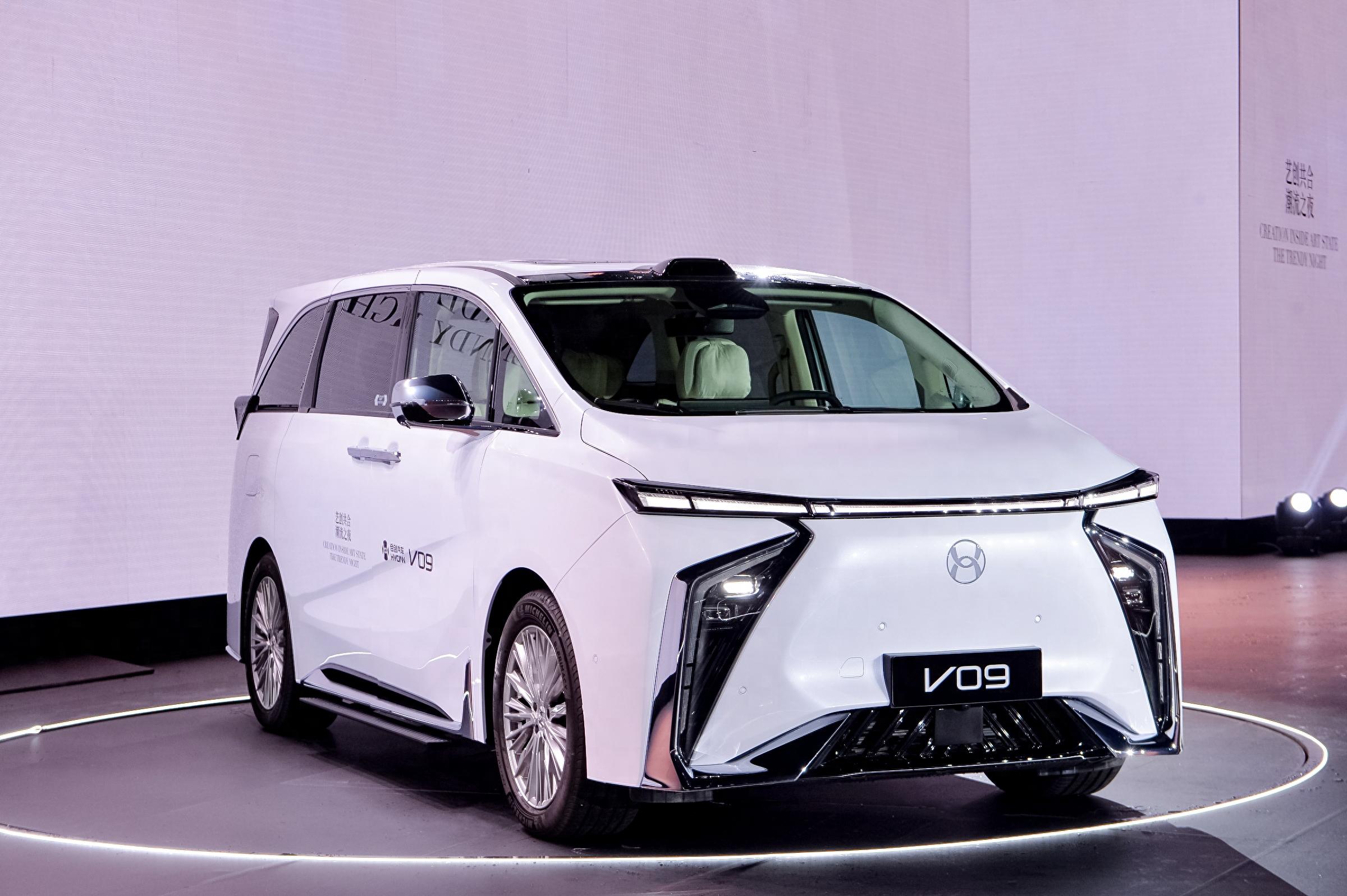 不到30万的合创007月销2辆，40多万的合创V09能卖多少辆？