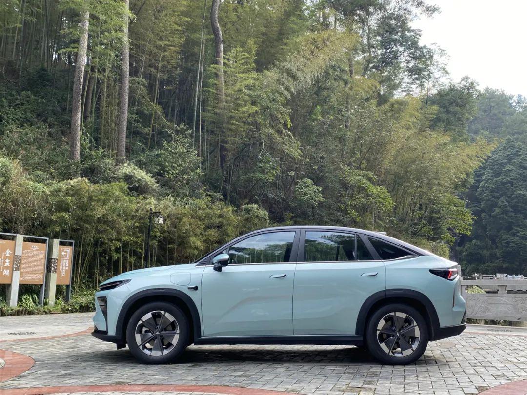 试驾吉利睿蓝7,后置后驱+五连杆悬挂,能否平替ModelY?