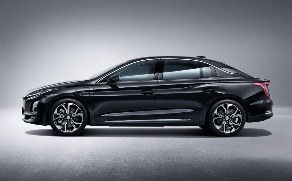 续航起步560km，20万级的红旗E-QM5 PLUS，值不值得买？