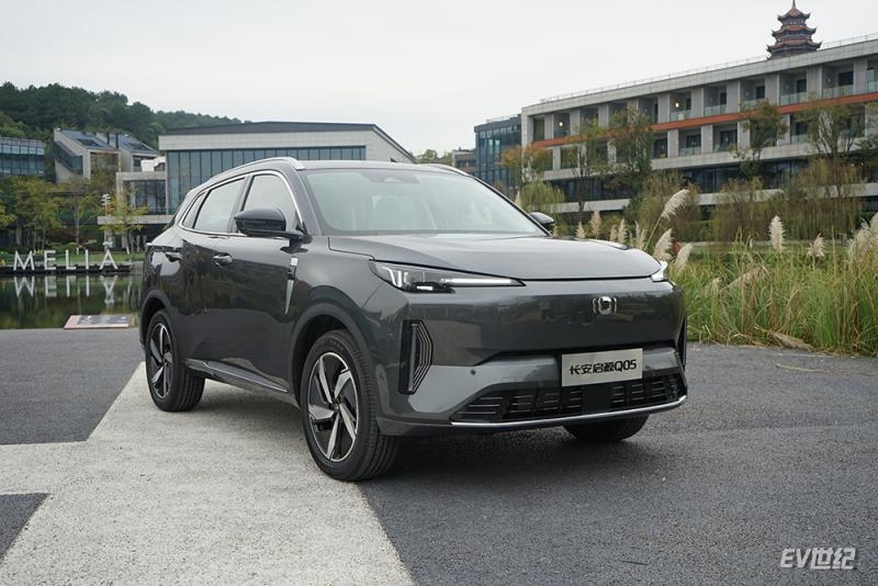 外观造型依旧在线,静态体验长安启源A06/Q05