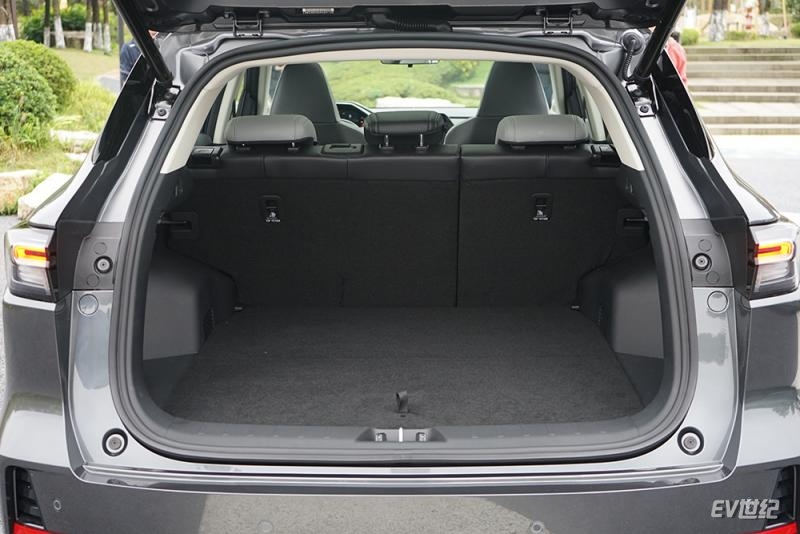 外观造型依旧在线,静态体验长安启源A06/Q05