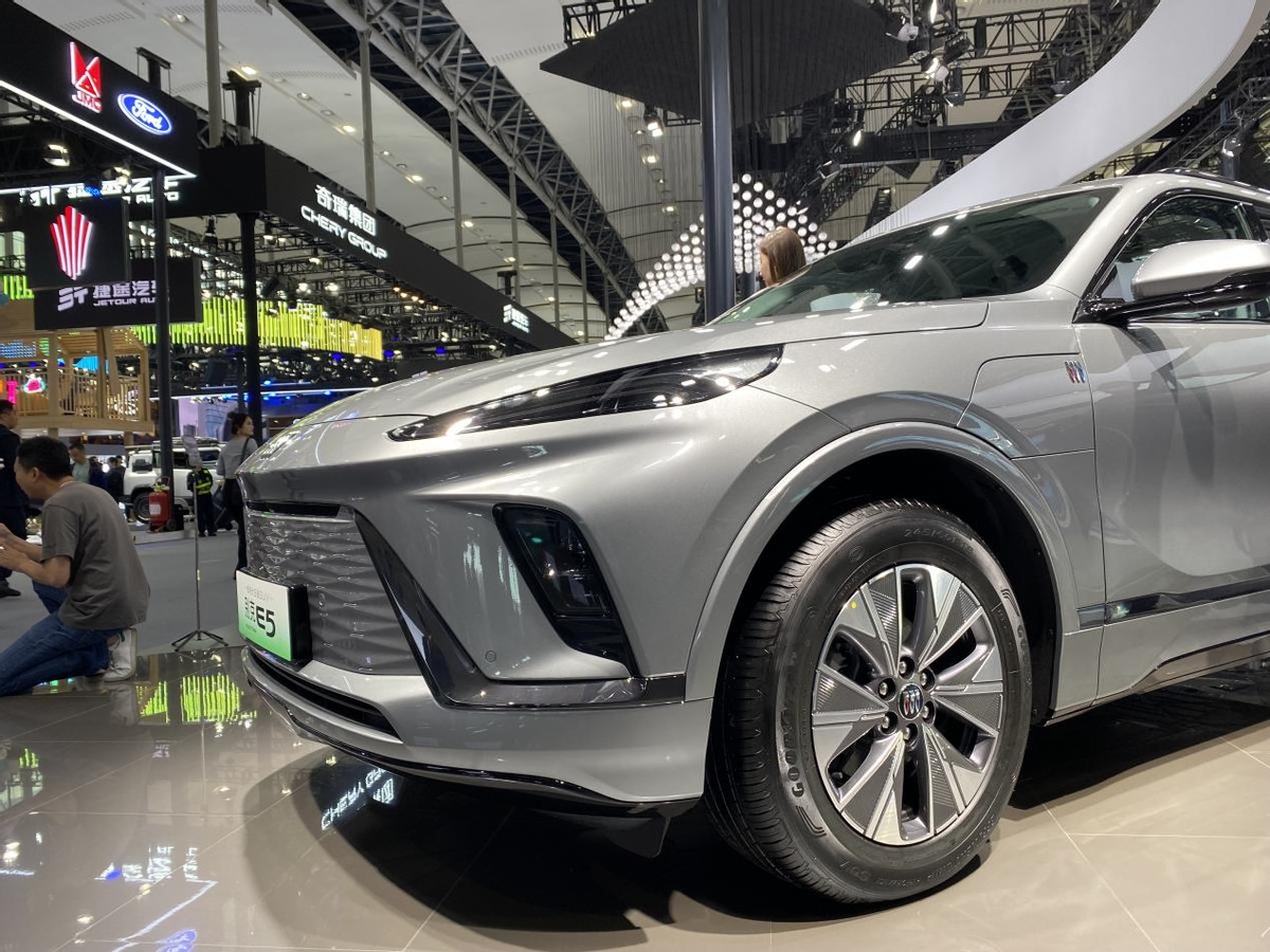 唯一15万元级纯电中大型suv，实拍别克e5先锋版汽场买车 7451