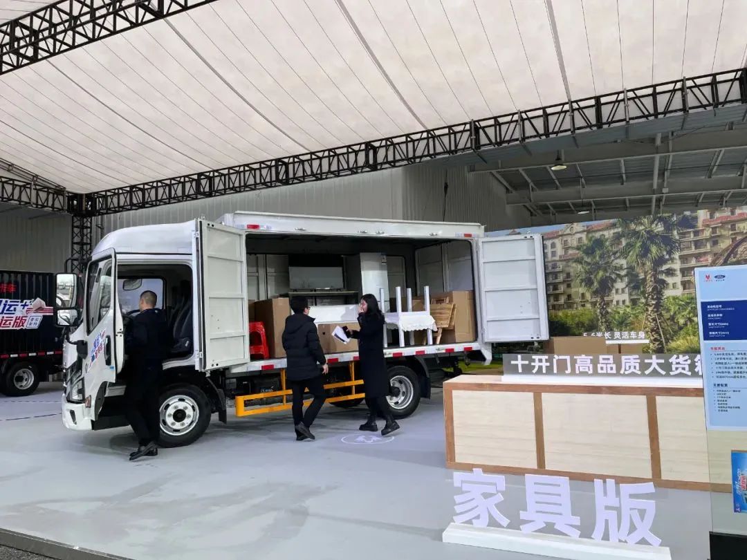 轻卡界的新卷王,江铃凯运+八大升级,九大定制版焕新