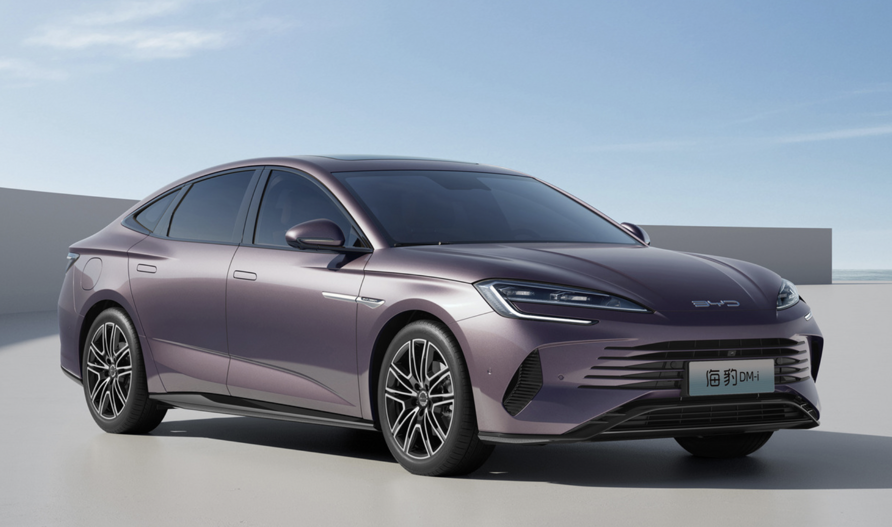 新增流光灰内饰配色，比亚迪海豹DM-i符合你的审美吗？