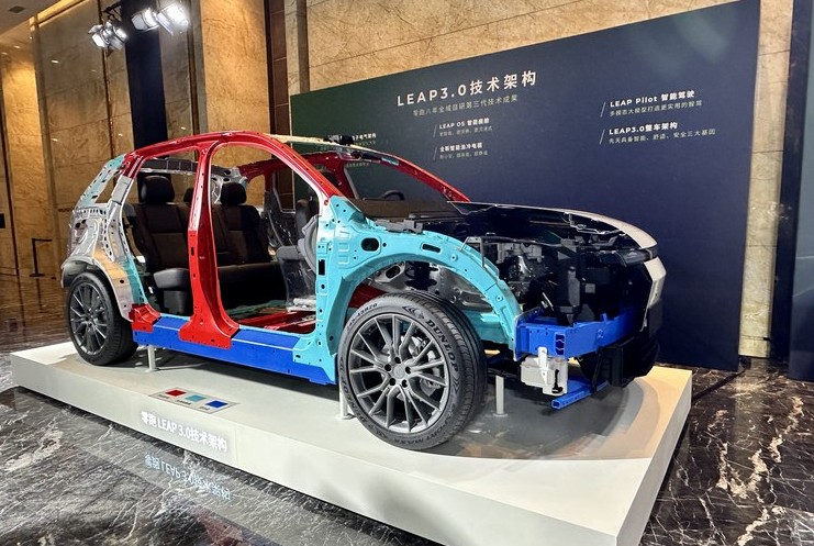 50万内性价比最高的SUV？零跑C10开启预售，性能能否配得上口号？