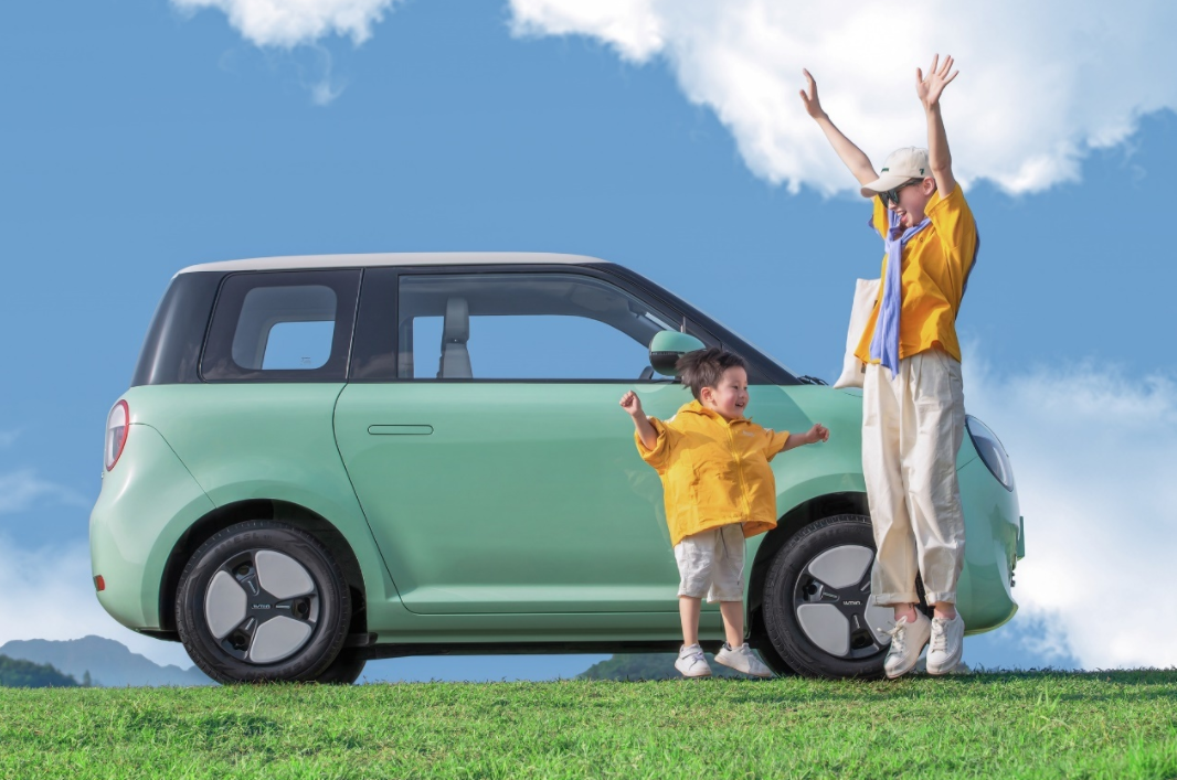 长安Lumin降1.2万、熊猫mini才3.99万,微型电车能否以价换量?