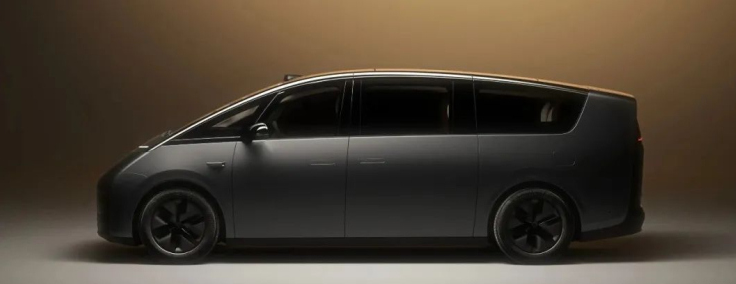 理想MEGA遭遇抹黑风波，到底是谁在暗中操控？