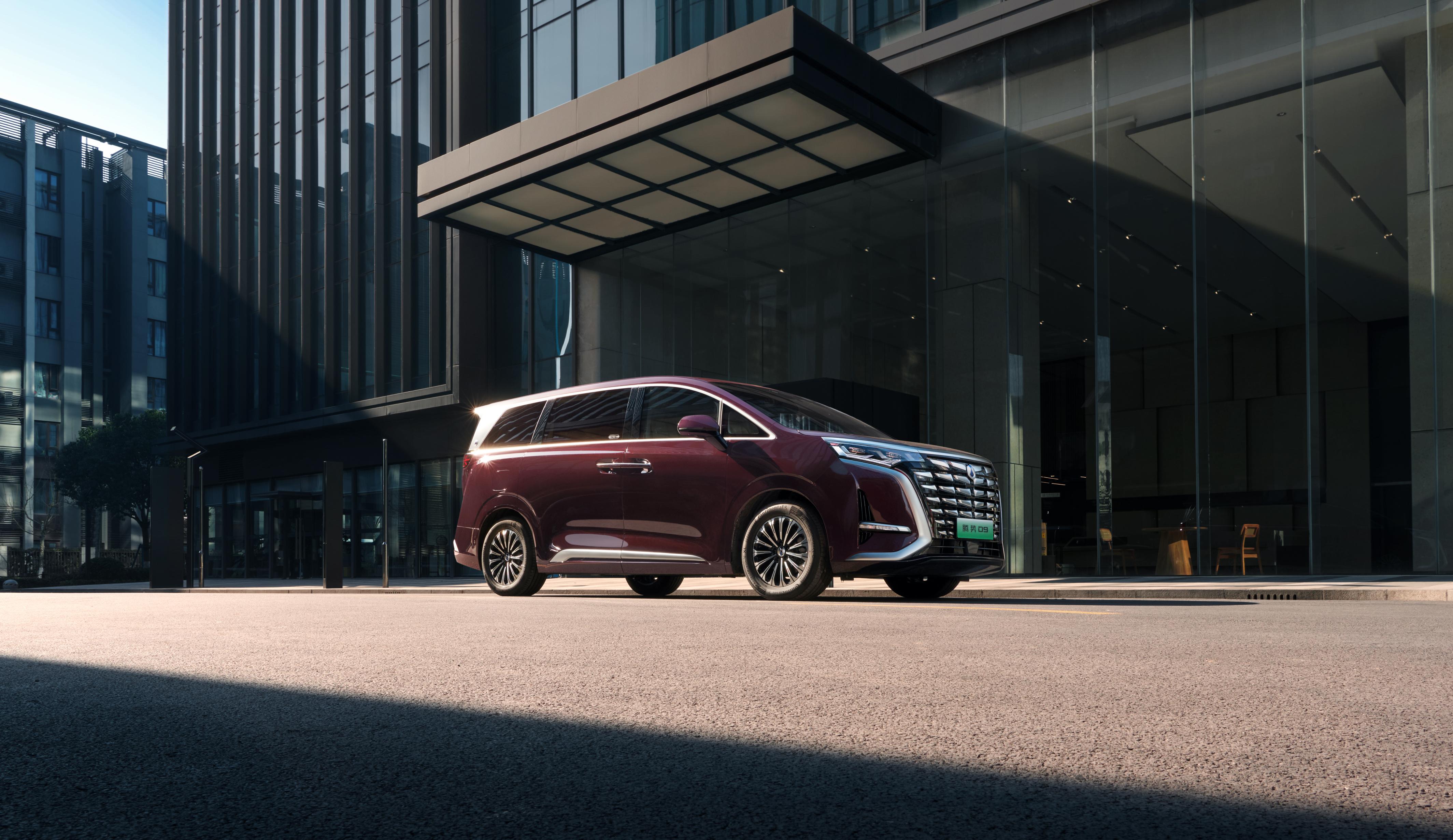 2024款腾势D9上市，7项大升级，想取代它不容易