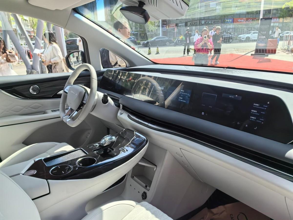 风行星海V9预售17.99万起,综合续航1300km,瞄准腾势D9