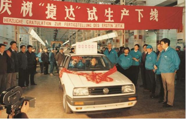 让我们一起回到《你好,李焕英》的时代看看80年代的“情怀”车